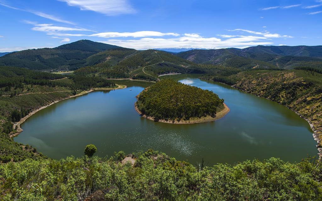 Apartamentos El Mirador Del Soto Sotoserrano ภายนอก รูปภาพ