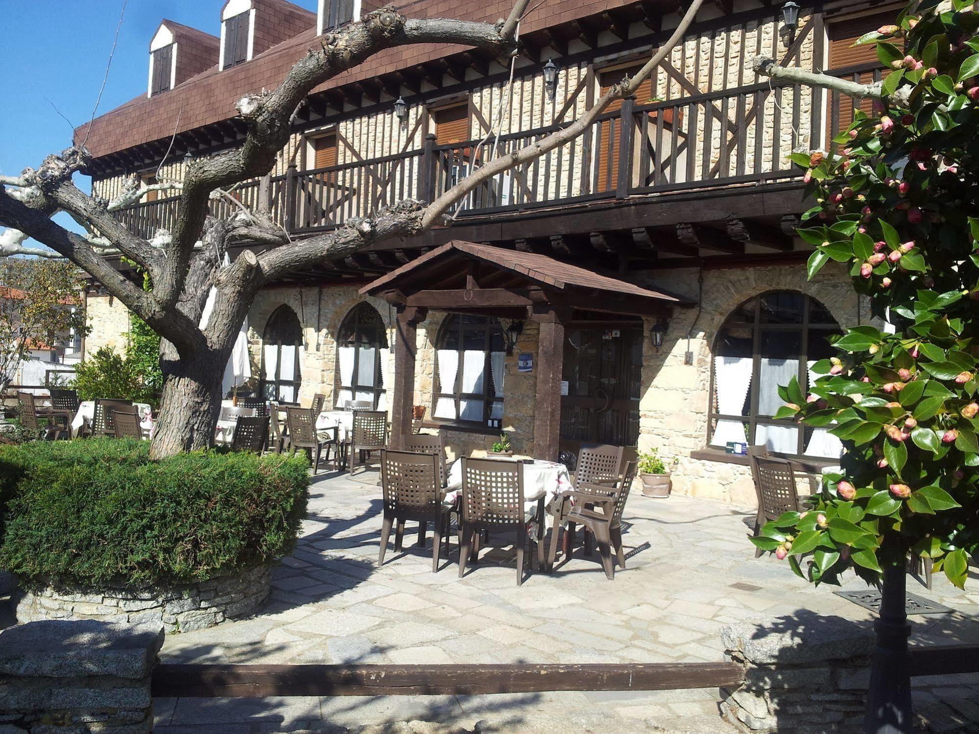 Apartamentos El Mirador Del Soto Sotoserrano ภายนอก รูปภาพ